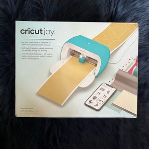 Cricut Joy Crafting Machine in Teal and White